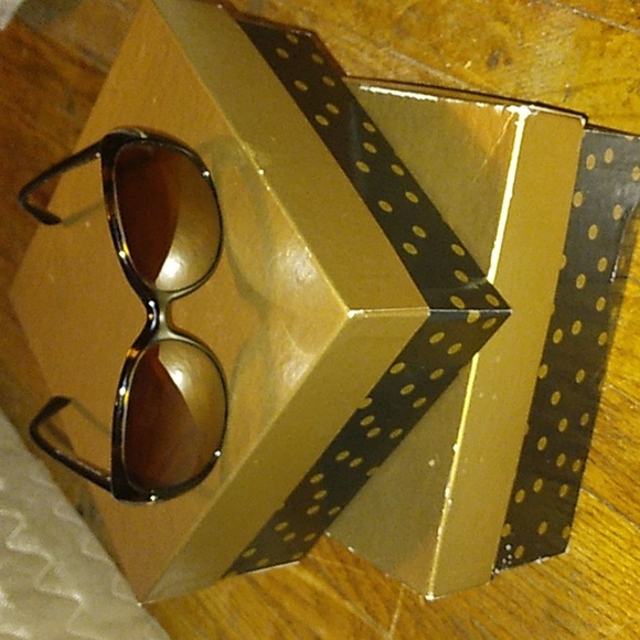 Prada sunglasses - Picture 1 of 6